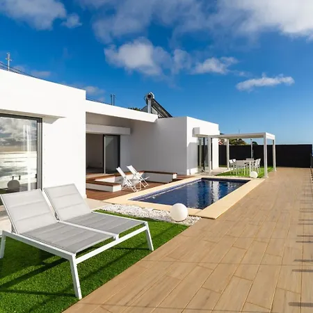 בית הארחה Guestready - The Ocean El Cid 4*