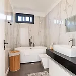 Guestready - The Ocean El Cid بيت ضيافة 4*